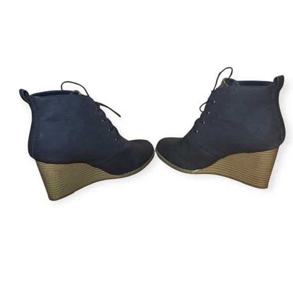 Nautica Women's Navy Wedge Boots - Picture 5 of 9